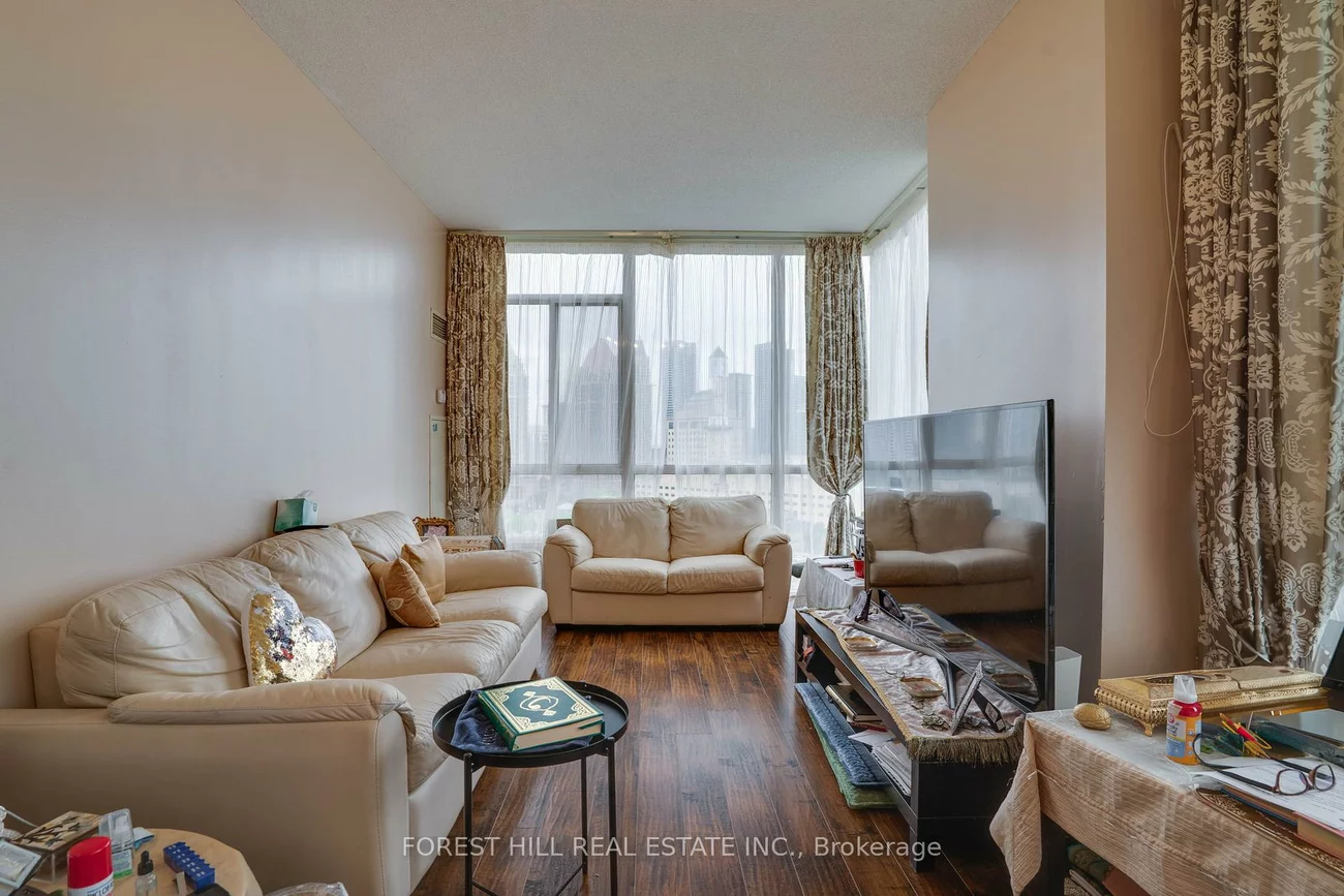 220, Burnhamthorpe, City Centre, Mississauga