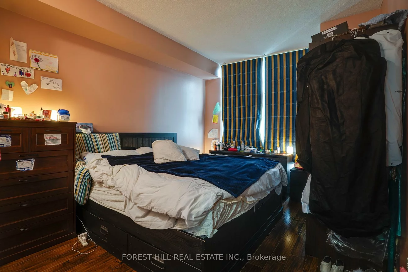 220, Burnhamthorpe, City Centre, Mississauga