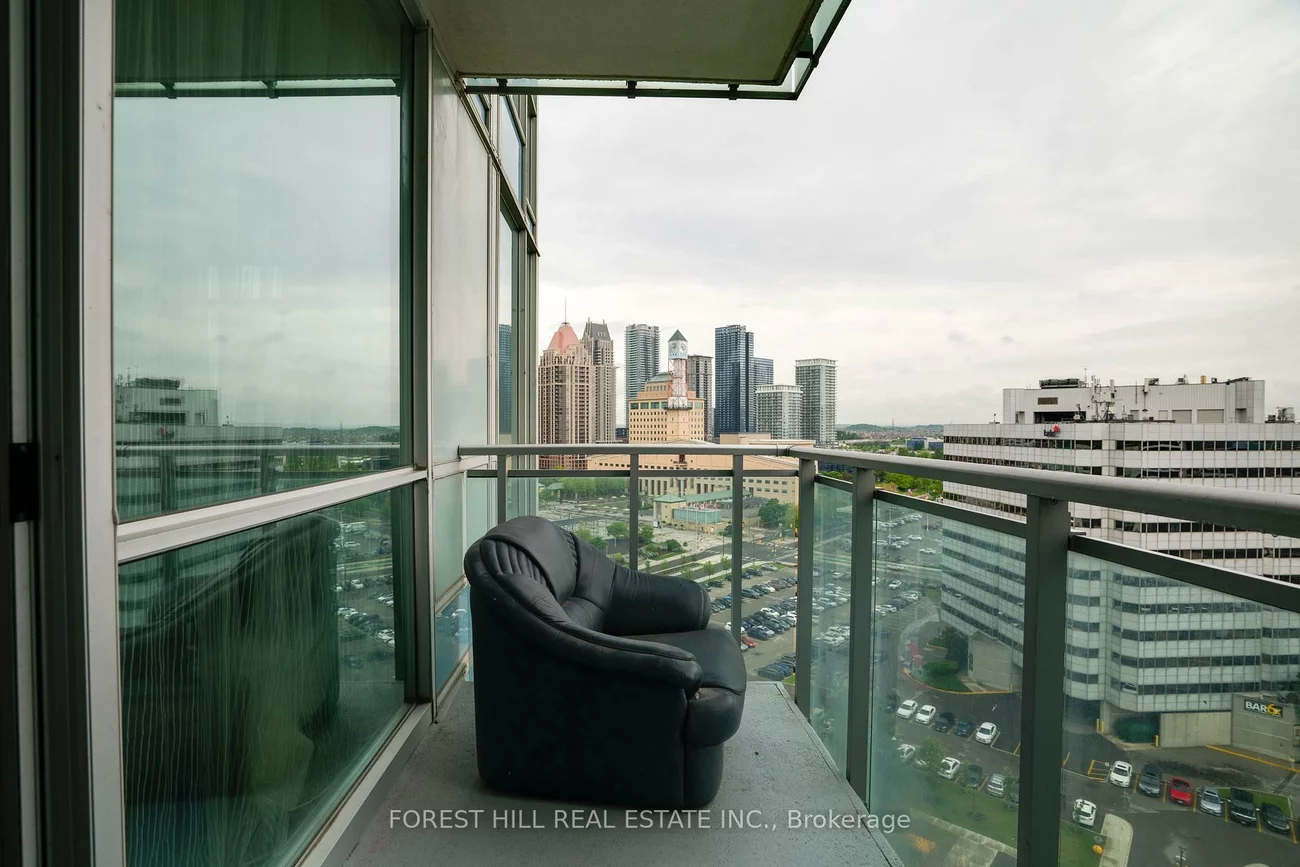 220, Burnhamthorpe, City Centre, Mississauga