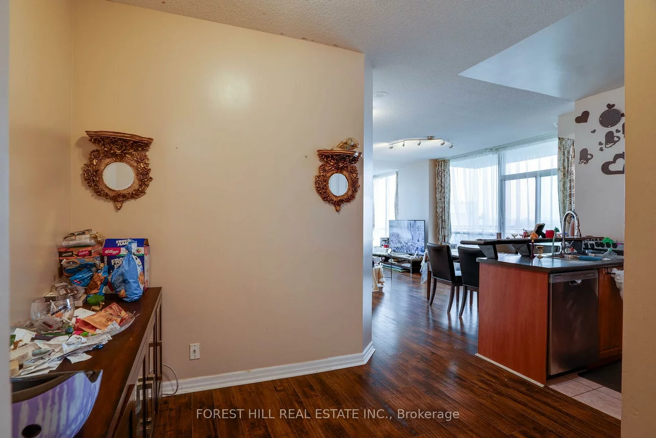 220, Burnhamthorpe, City Centre, Mississauga
