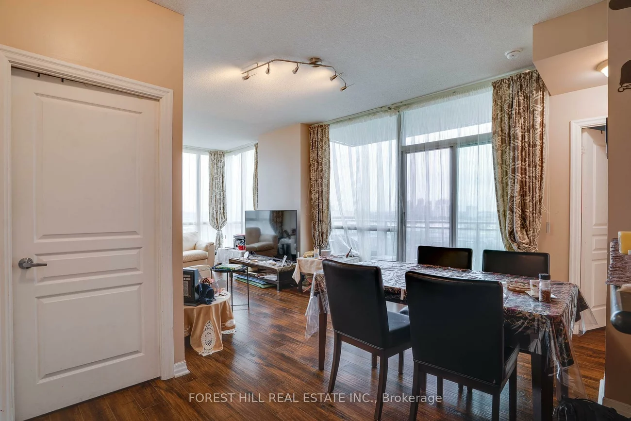 220, Burnhamthorpe, City Centre, Mississauga