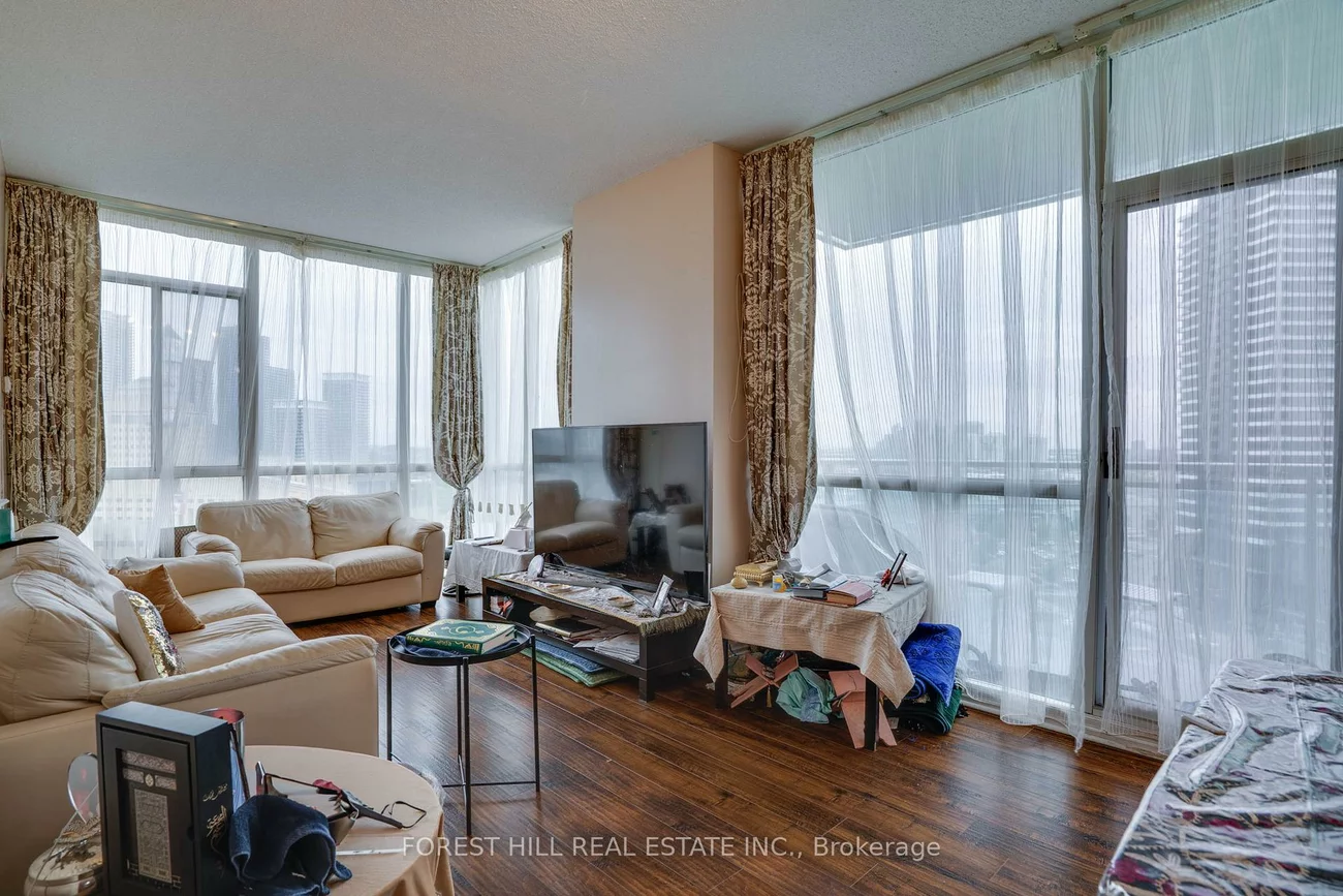 220, Burnhamthorpe, City Centre, Mississauga
