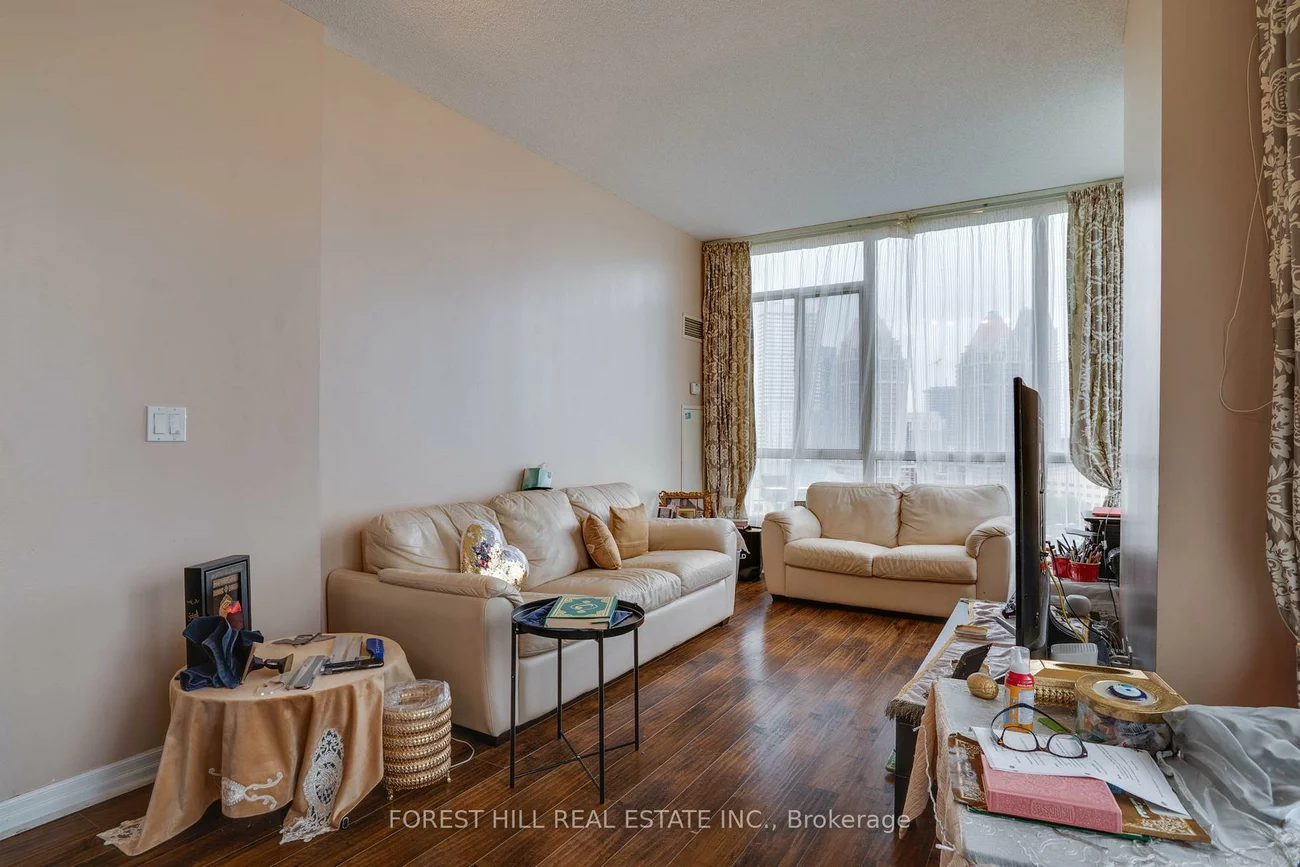 220, Burnhamthorpe, City Centre, Mississauga