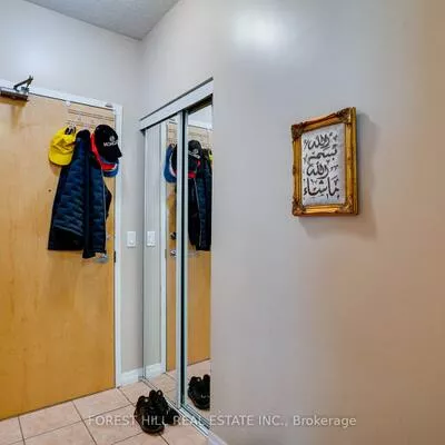 220, Burnhamthorpe, City Centre, Mississauga
