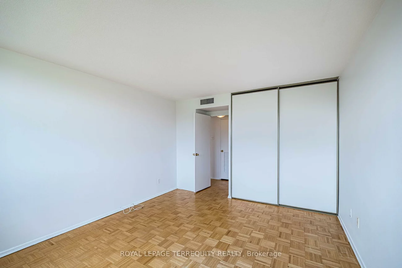 1333, Bloor, Applewood, Mississauga