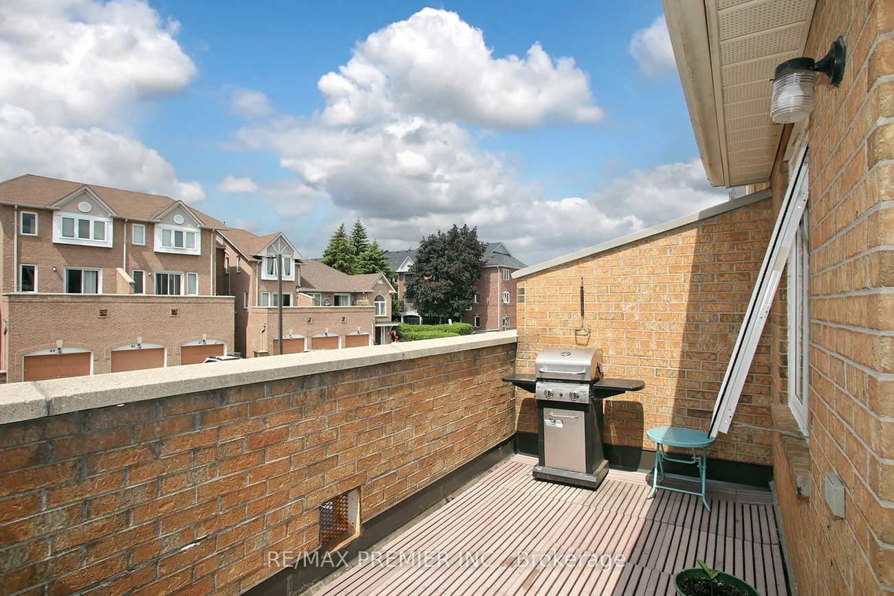 45, Bristol, Hurontario, Mississauga