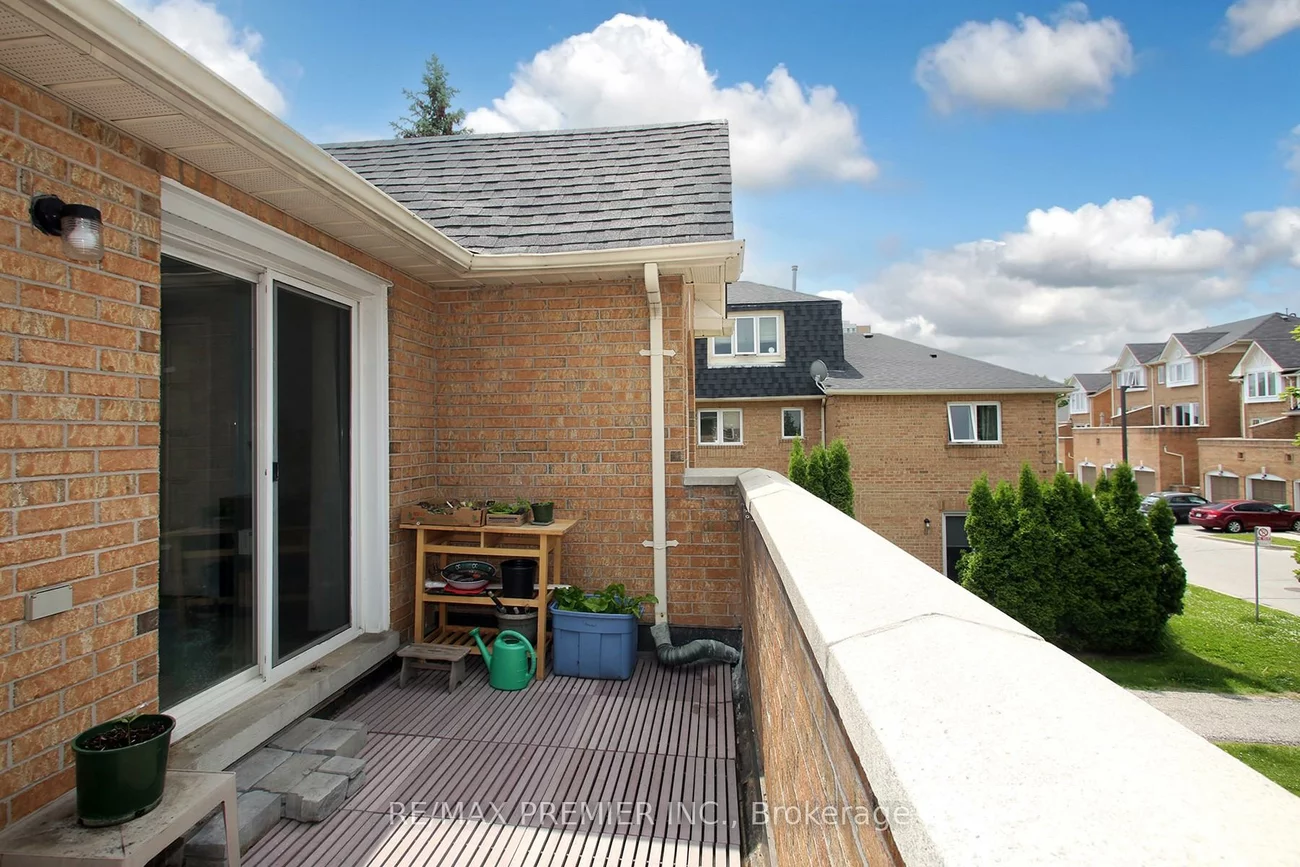 45, Bristol, Hurontario, Mississauga