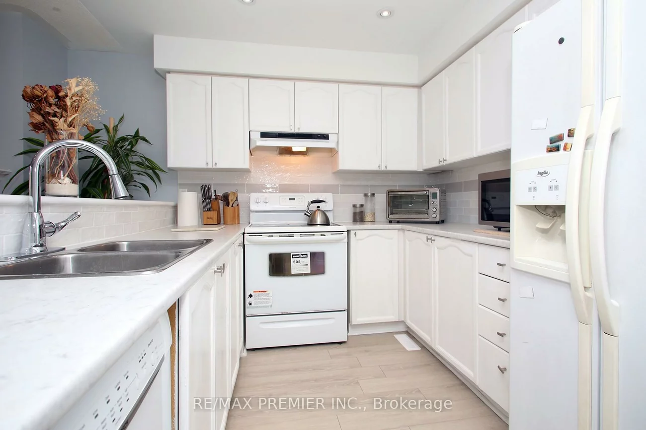45, Bristol, Hurontario, Mississauga
