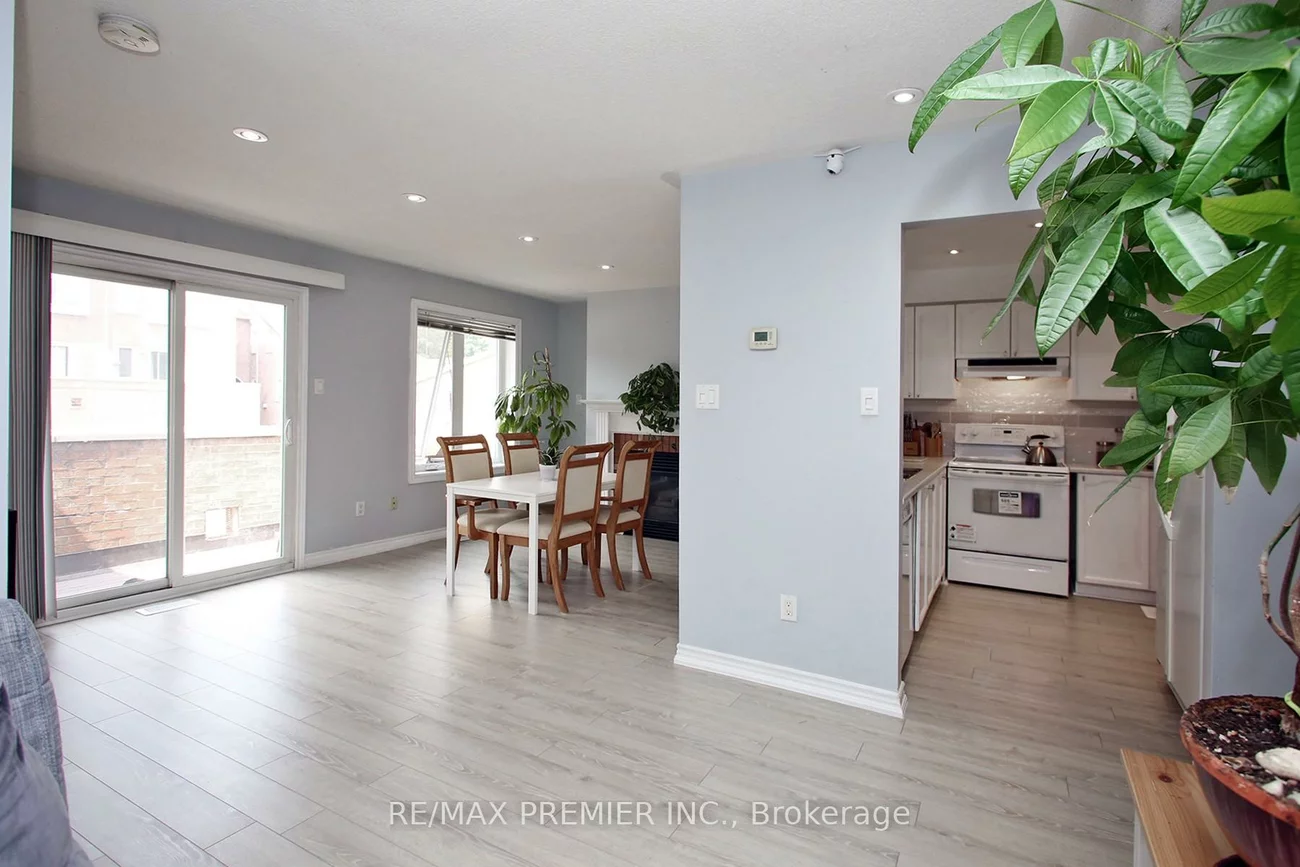 45, Bristol, Hurontario, Mississauga