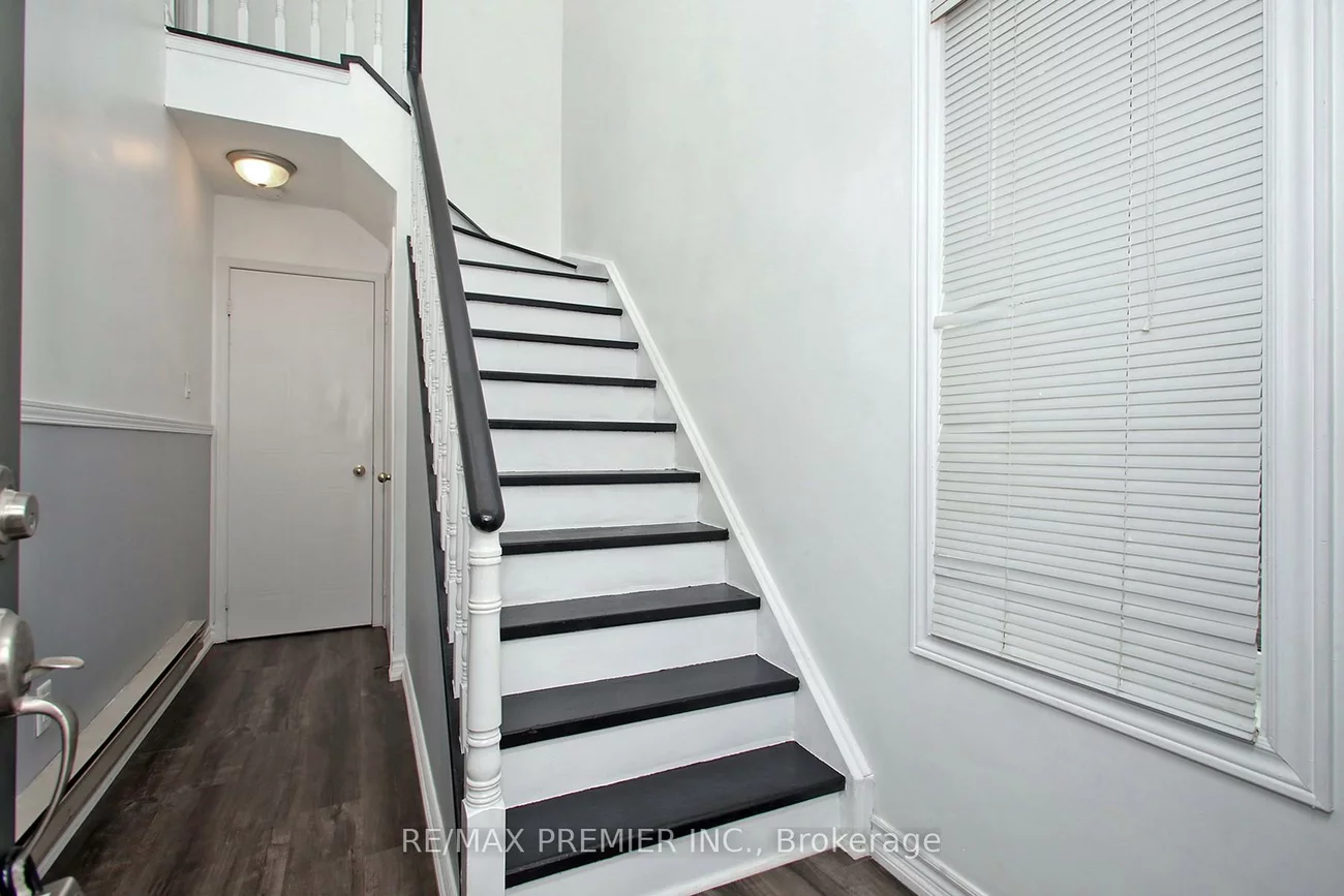 45, Bristol, Hurontario, Mississauga