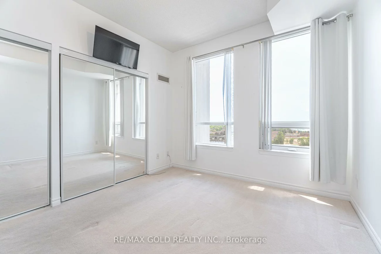 388, Prince Of Wales, City Centre, Mississauga