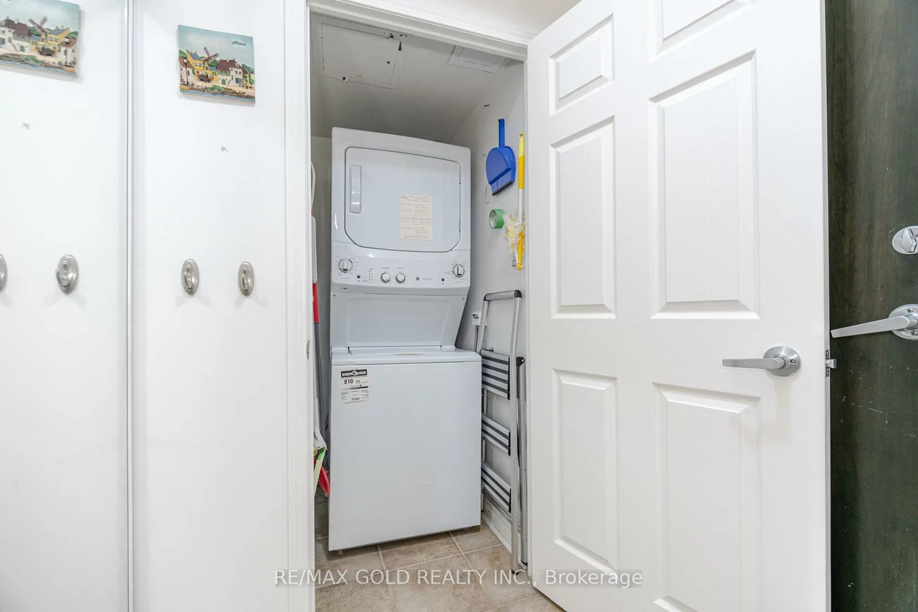 388, Prince Of Wales, City Centre, Mississauga