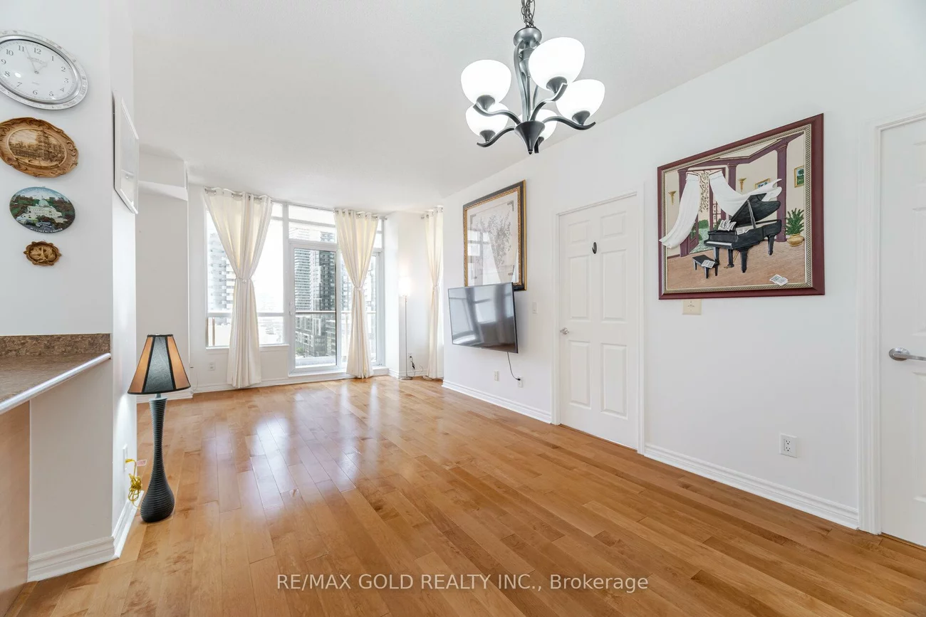 388, Prince Of Wales, City Centre, Mississauga