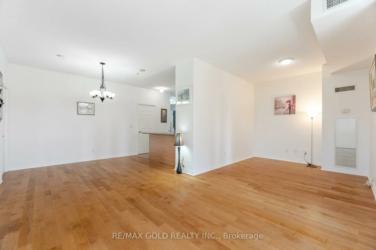 388, Prince Of Wales, City Centre, Mississauga