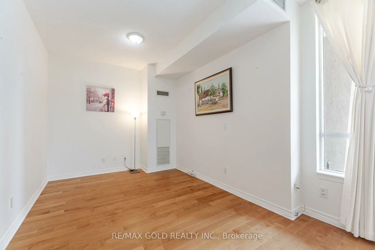 388, Prince Of Wales, City Centre, Mississauga