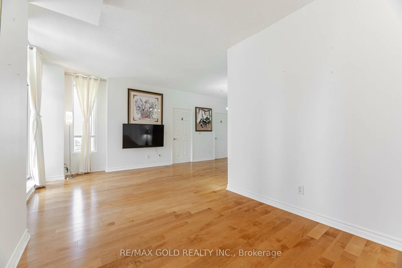 388, Prince Of Wales, City Centre, Mississauga