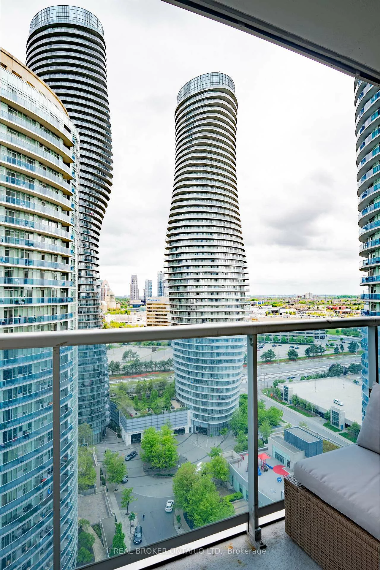 90, Absolute, City Centre, Mississauga