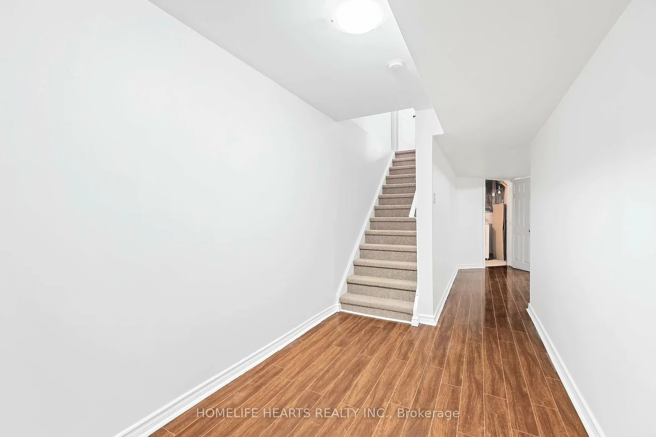 525, Novo Star, Meadowvale Village, Mississauga