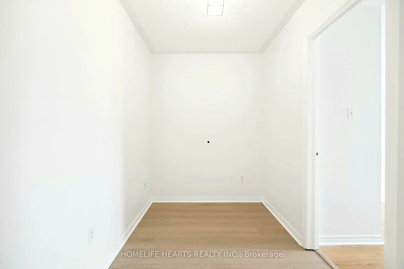 525, Novo Star, Meadowvale Village, Mississauga
