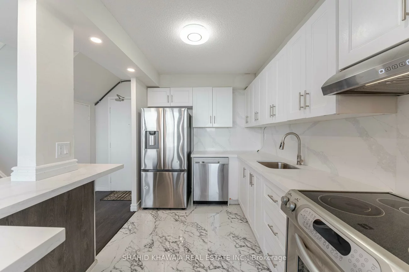 2121, Roche, Sheridan, Mississauga