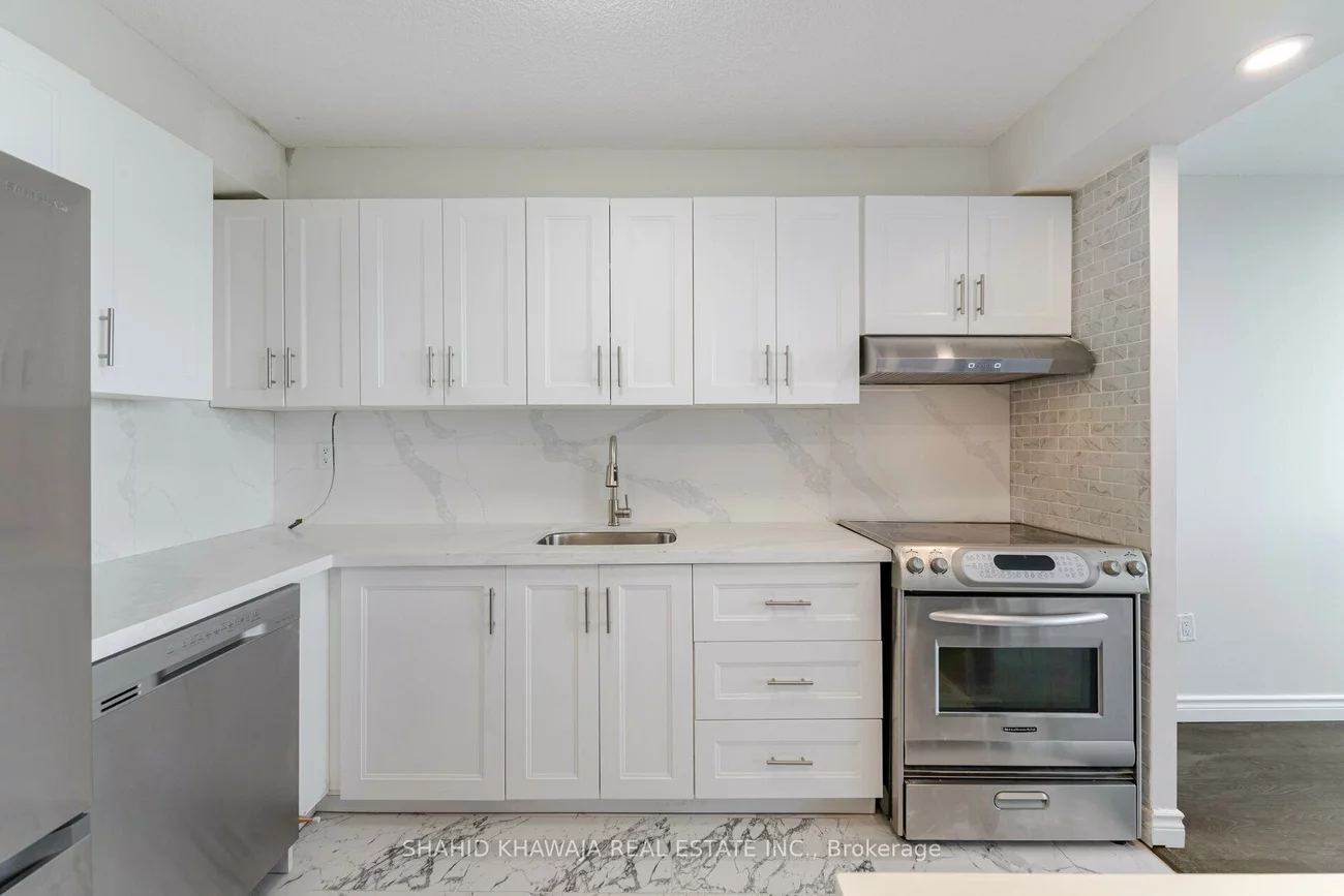 2121, Roche, Sheridan, Mississauga