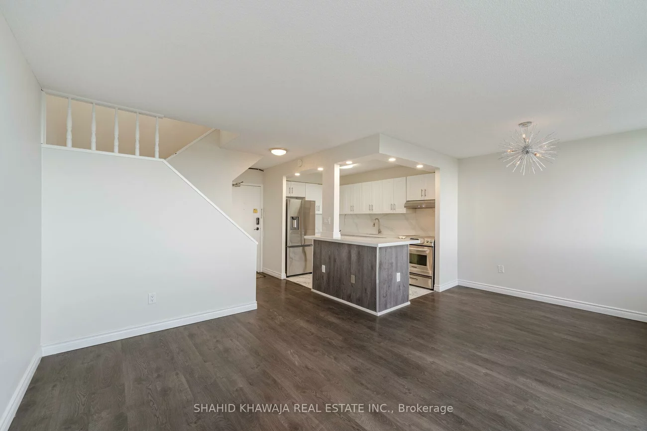 2121, Roche, Sheridan, Mississauga