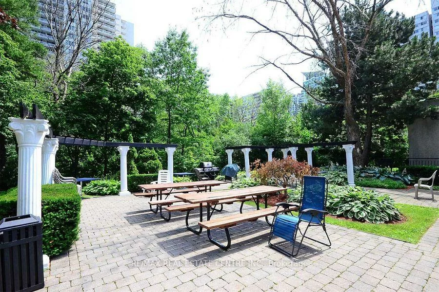 3695, Kaneff, City Centre, Mississauga