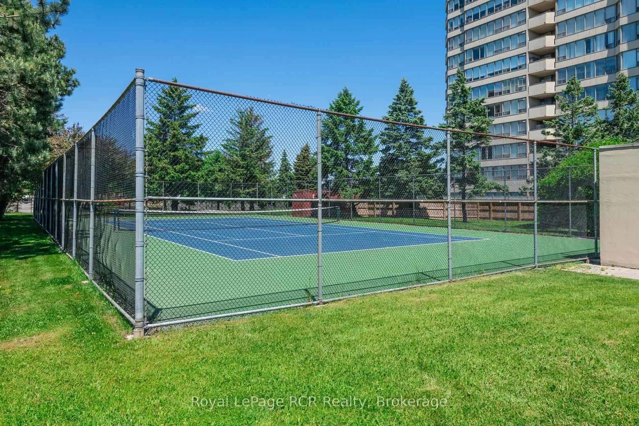 700, Constellation, Hurontario, Mississauga
