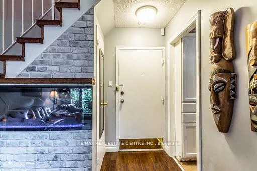 2095, Roche, Sheridan, Mississauga