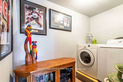 2095, Roche, Sheridan, Mississauga