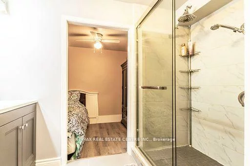 2095, Roche, Sheridan, Mississauga