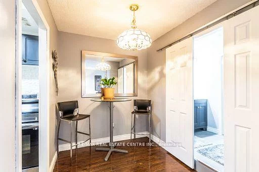 2095, Roche, Sheridan, Mississauga