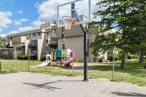 2095, Roche, Sheridan, Mississauga