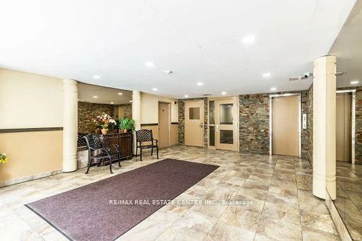 2095, Roche, Sheridan, Mississauga