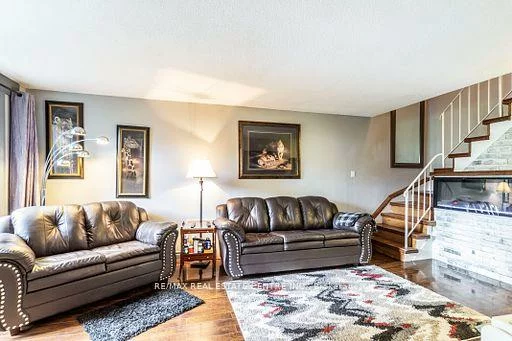 2095, Roche, Sheridan, Mississauga