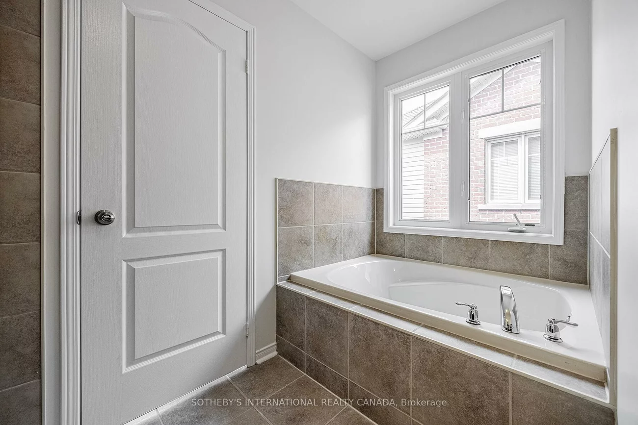5700, Tosca, Churchill Meadows, Mississauga