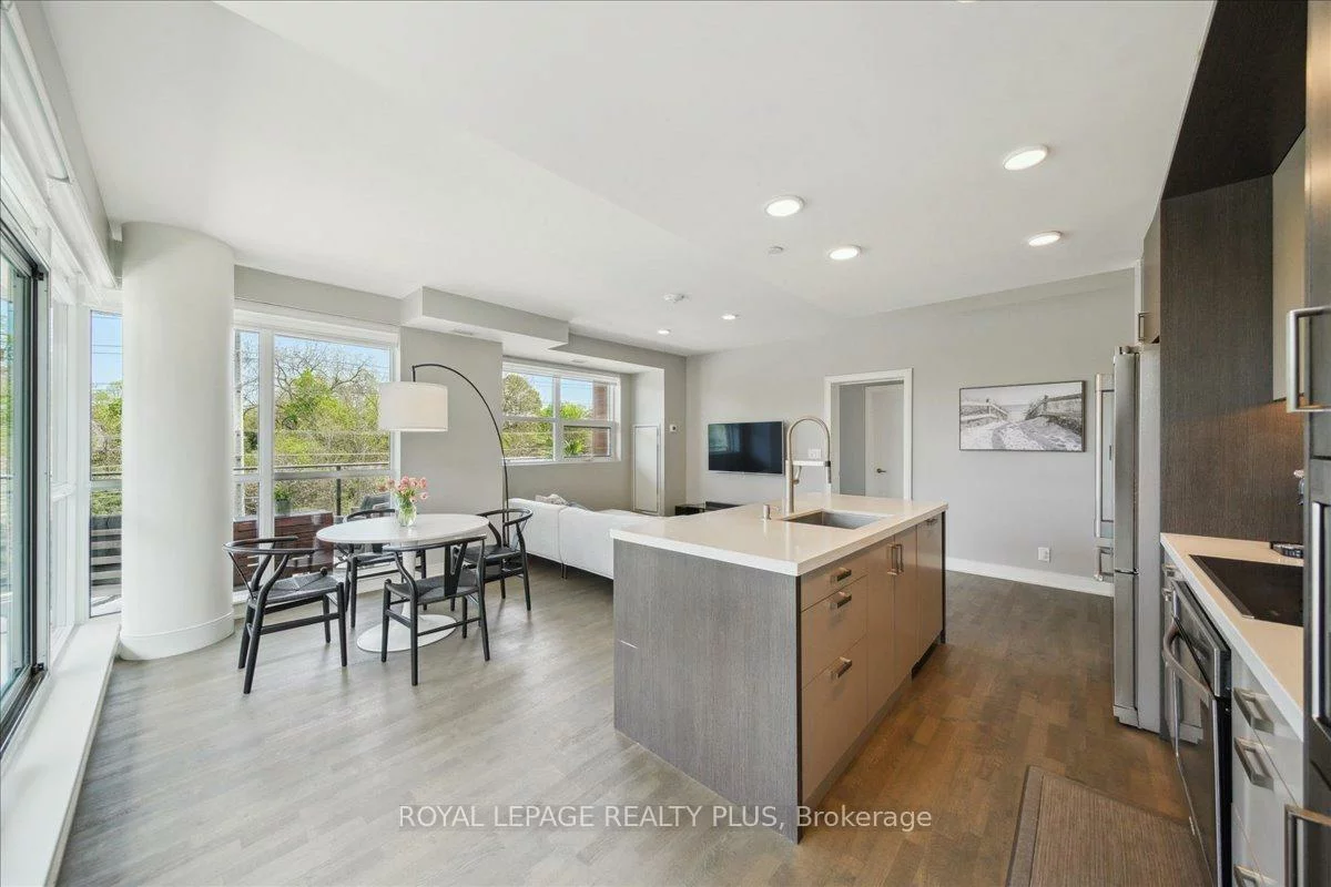 1575, Lakeshore, Clarkson, Mississauga