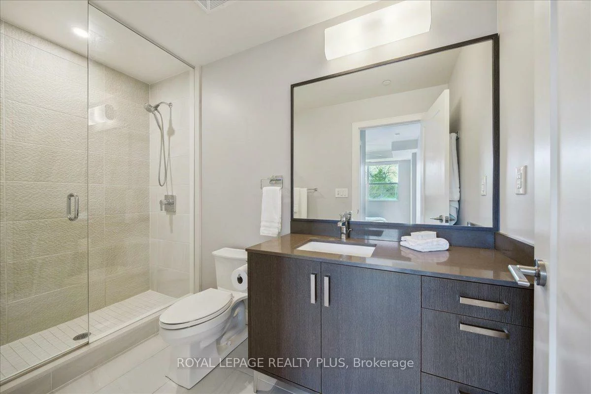 1575, Lakeshore, Clarkson, Mississauga