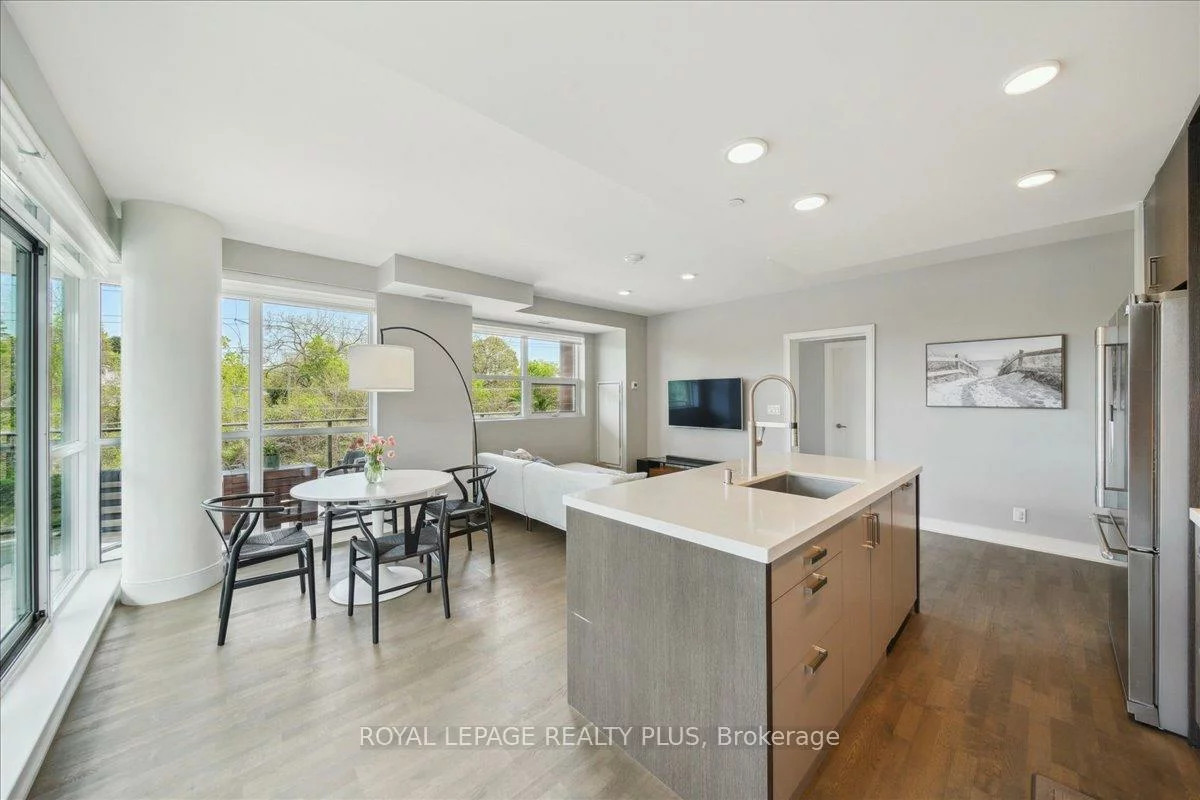 1575, Lakeshore, Clarkson, Mississauga