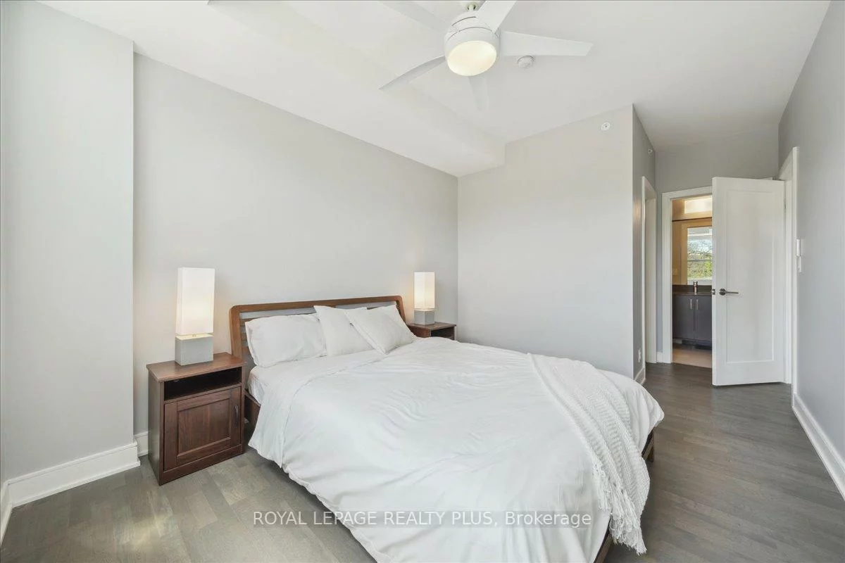 1575, Lakeshore, Clarkson, Mississauga