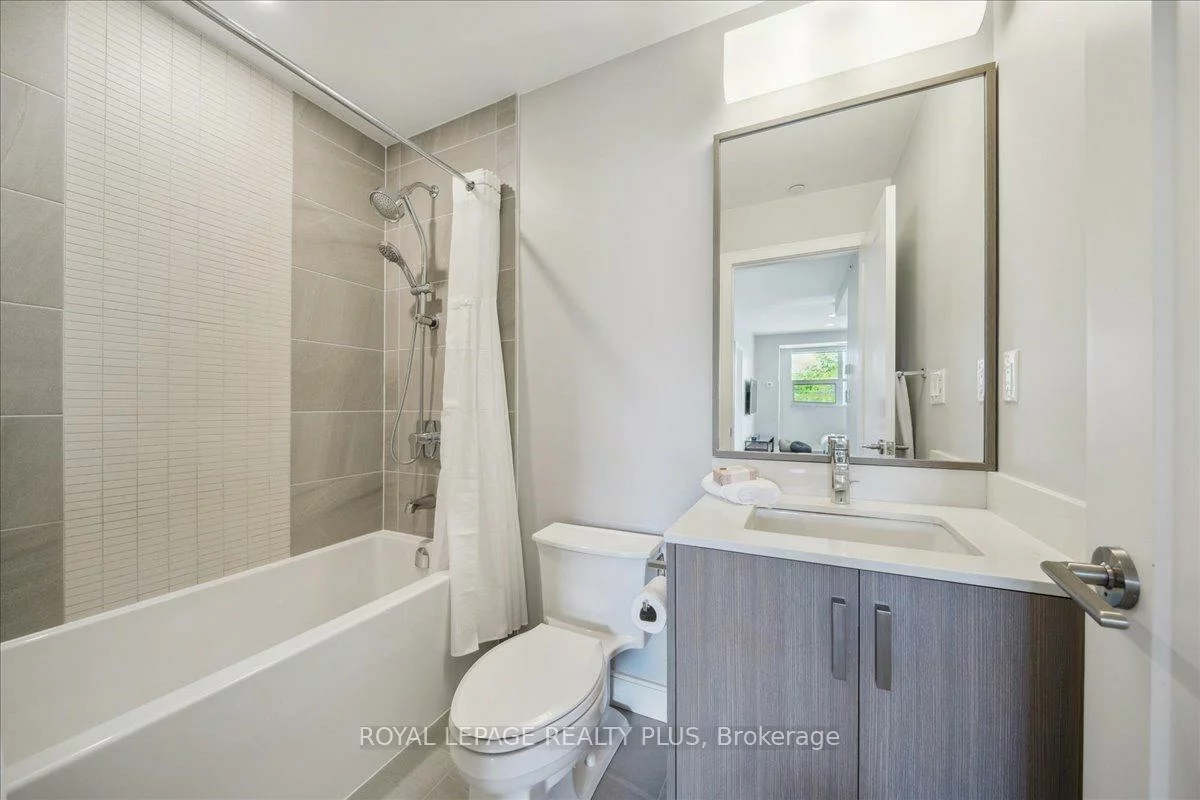 1575, Lakeshore, Clarkson, Mississauga