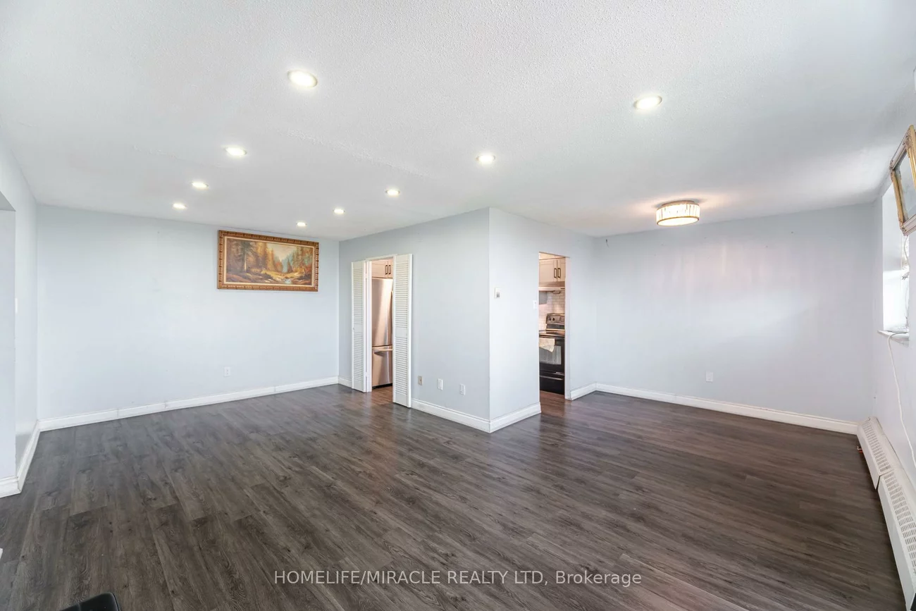 3577, Derry, Malton, Mississauga