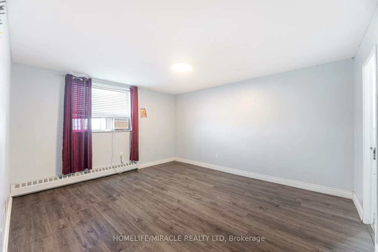3577, Derry, Malton, Mississauga