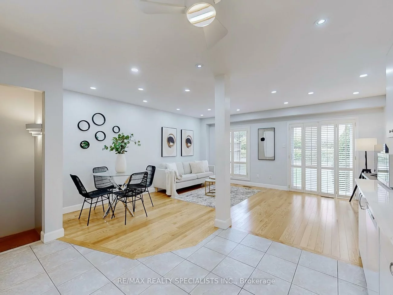 2945, Thomas, Central Erin Mills, Mississauga