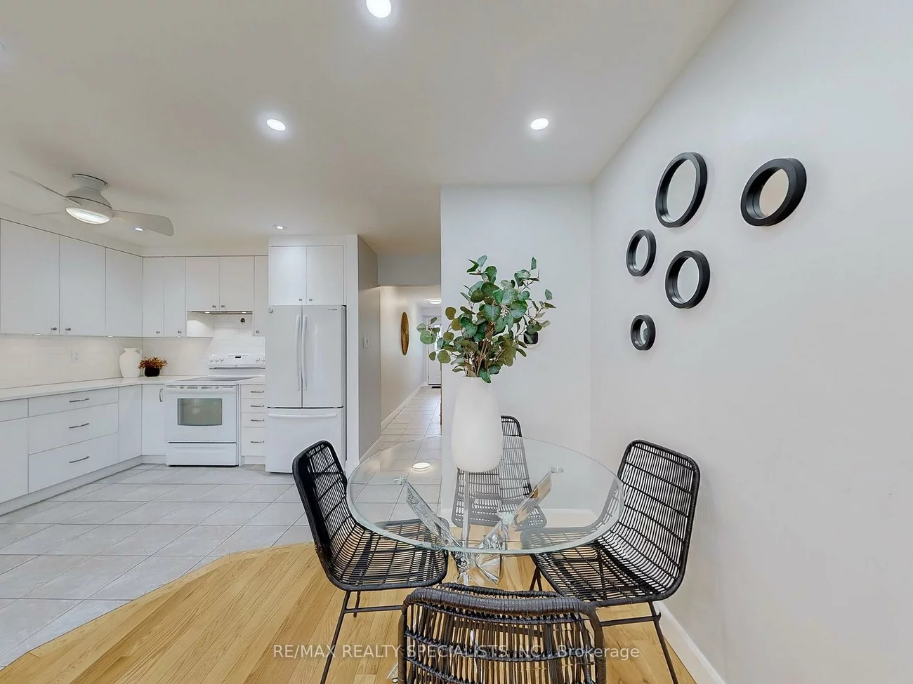 2945, Thomas, Central Erin Mills, Mississauga
