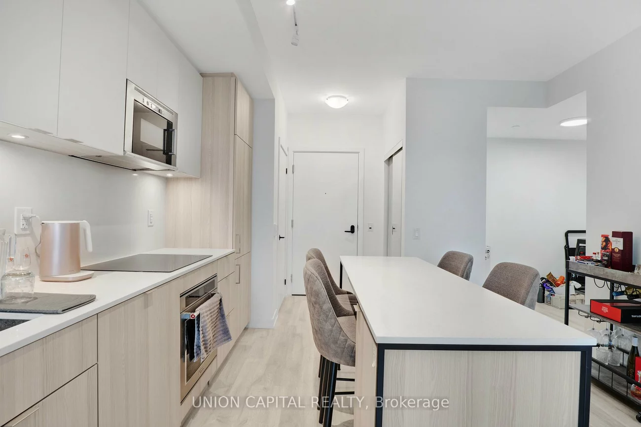 215, Lakeshore, Port Credit, Mississauga
