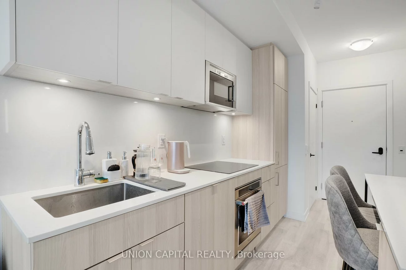 215, Lakeshore, Port Credit, Mississauga