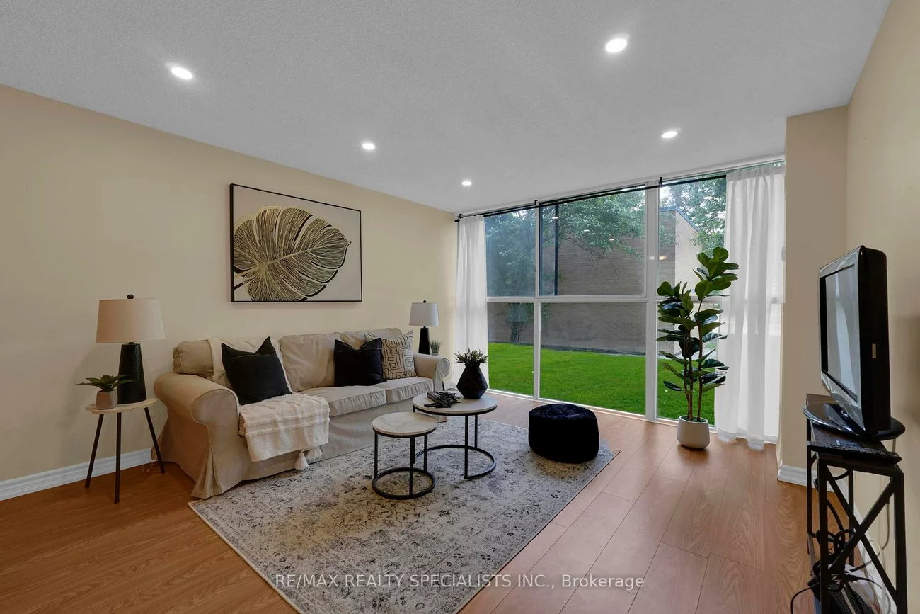 35, Trailwood, Hurontario, Mississauga