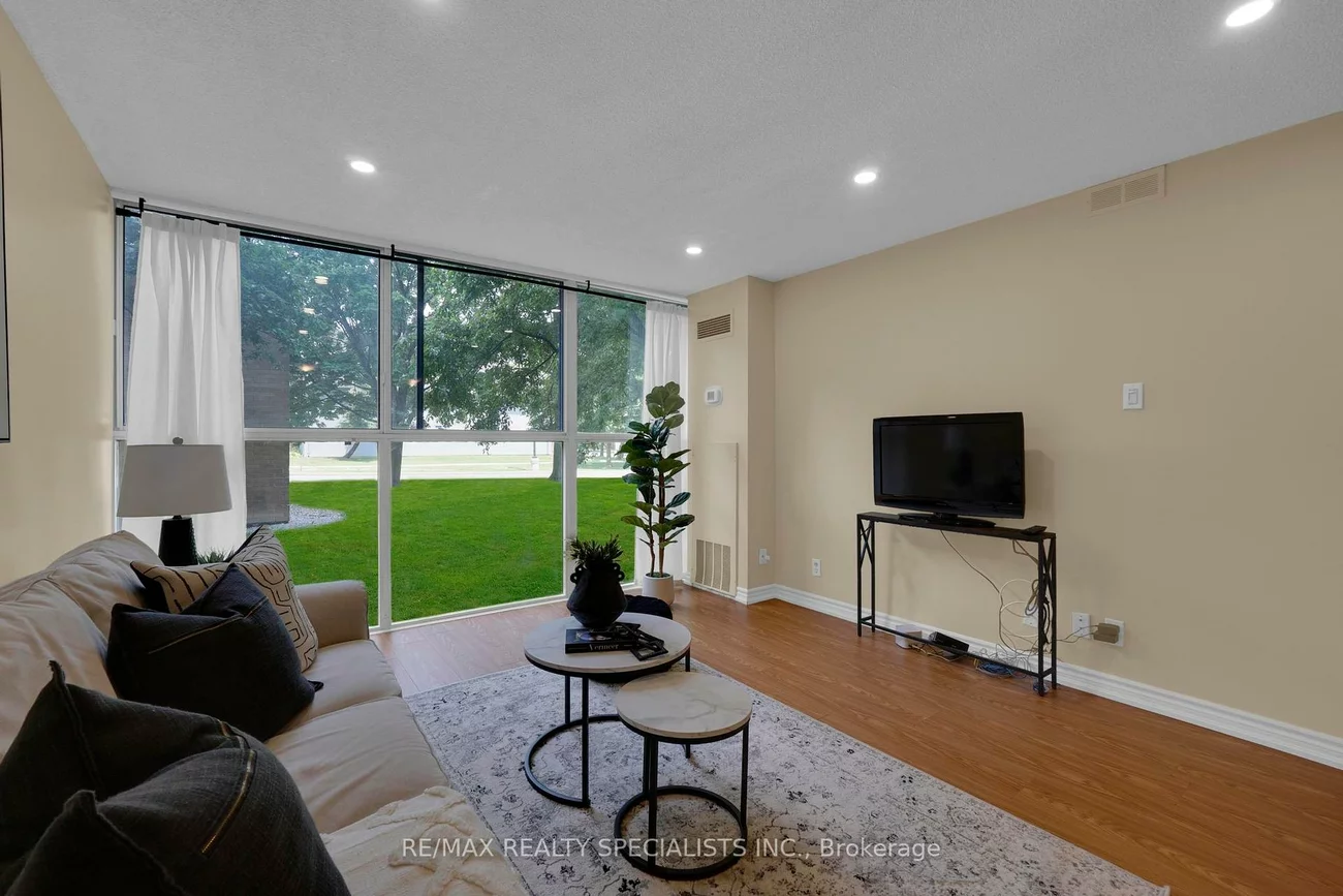 35, Trailwood, Hurontario, Mississauga