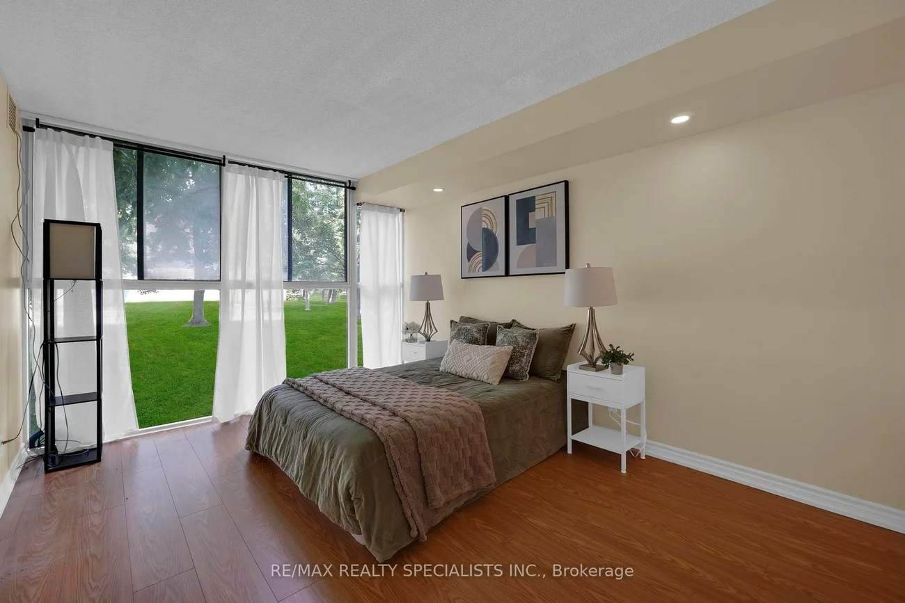 35, Trailwood, Hurontario, Mississauga